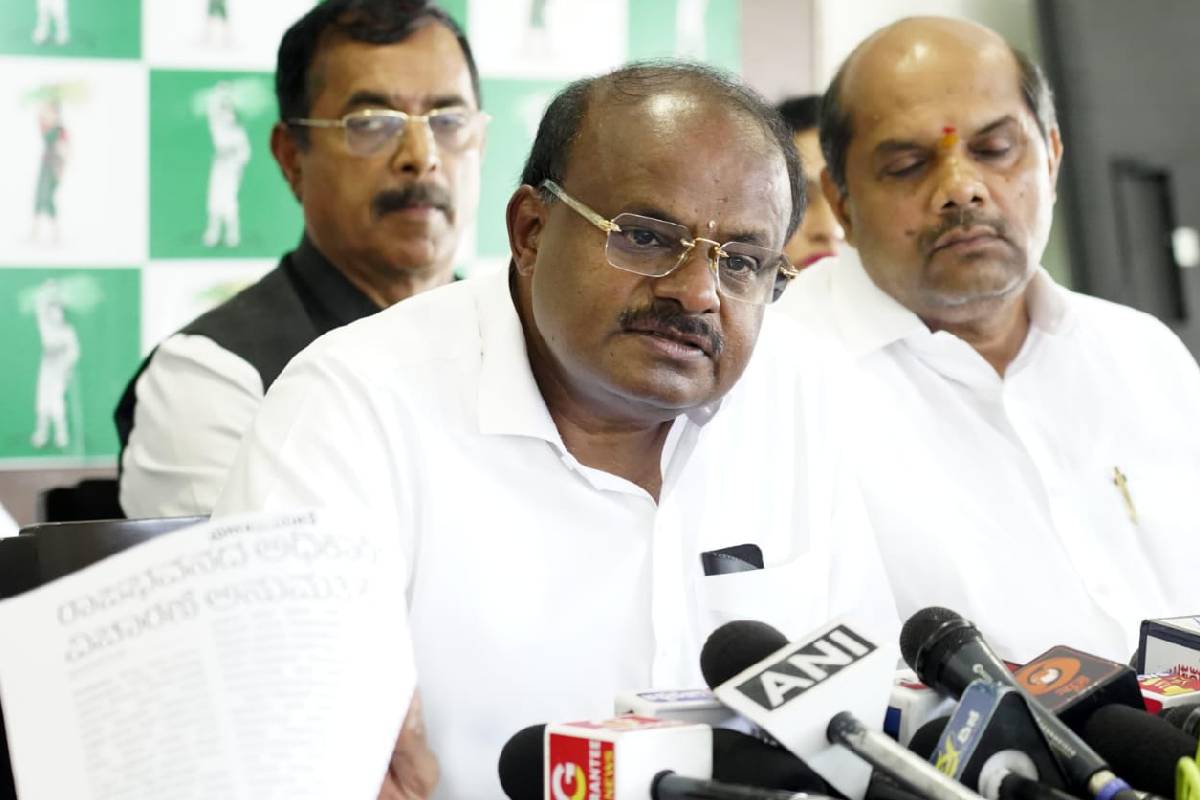 HD Kumaraswamy: ಗ್ಯಾಂಗ್‌ ಕಟ್ಟಿಕೊಂಡು ಜನರಿಂದ ಸುಲಿಗೆ; ಐಪಿಎಸ್ ಅಧಿಕಾರಿ ಚಂದ್ರಶೇಖರ್ ವಿರುದ್ಧ ಎಚ್‌ಡಿಕೆ ಆರೋಪ