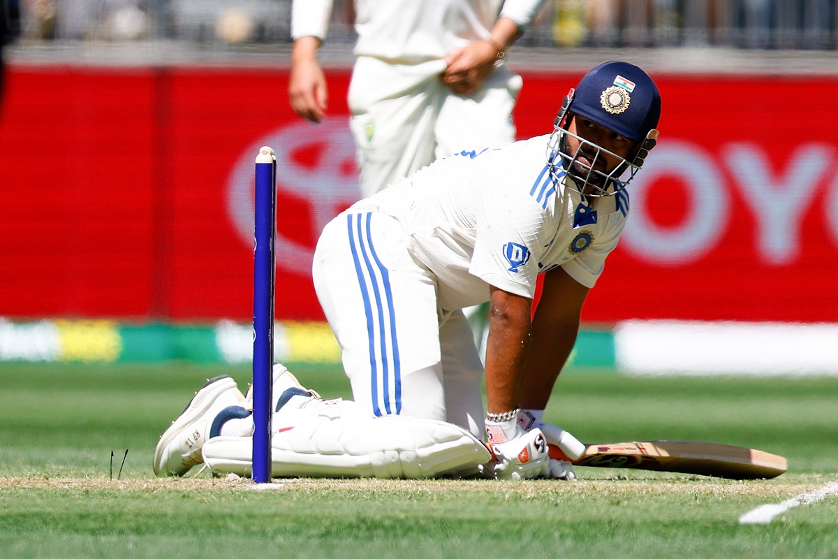 Rishabh Pant Becomes First Player In The World to score 2000 runs as a wicketkeeper in WTC