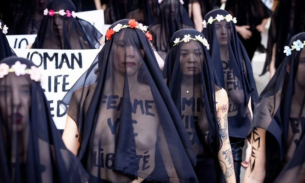 Women Protest in Paris